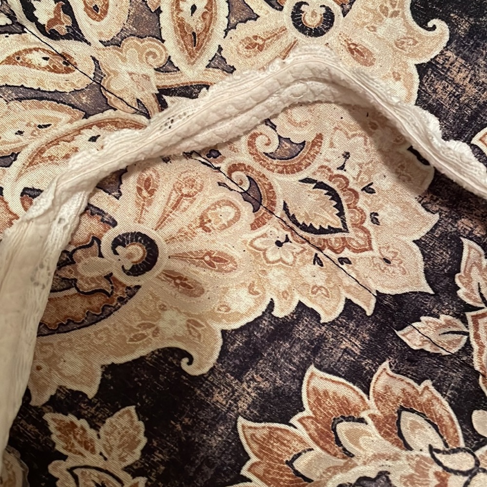 Offwhite Lacey halter bralette - Picture 2 of 7
